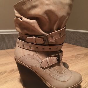 Ladies wedge boots